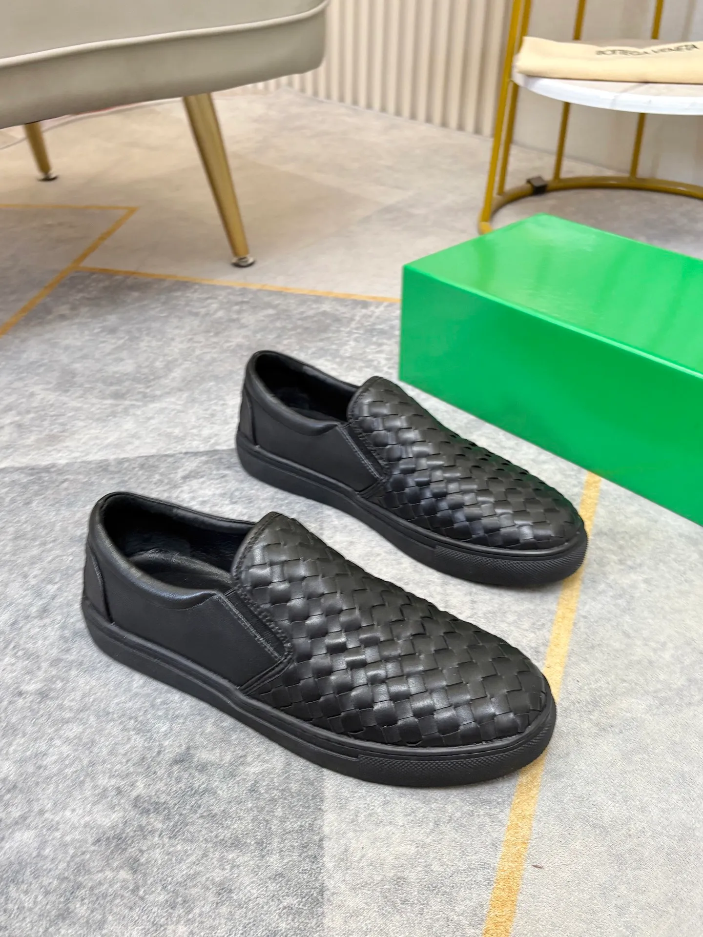 P420. BV men's casual shoes, handsome and versatile low-top shoes, woven cowhide upper, pigskin lining for the feet, 🌺🌺perfect shoe last, 🌲🌲 fashionable and handsome, comfortable on the feet, 🚗🚗wear-resistant and non-slip rubber outsole. Code number: 38-44. 45 is custom-made and cannot be returned or exchanged